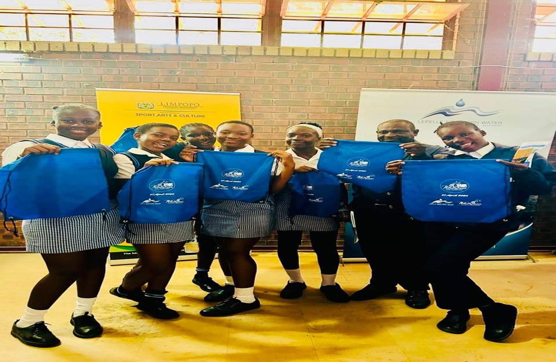 The two-day day Career Expo at Bankuna High School in Nkowankowa ended on a high note. The leaners explored various available career paths, further gained insights from industry professionals, and discover exciting new career opportunities for the future.
